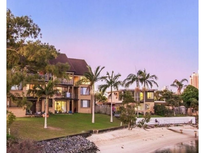 10/18-20 Sunshine Boulevard, Broadbeach Waters QLD 4218