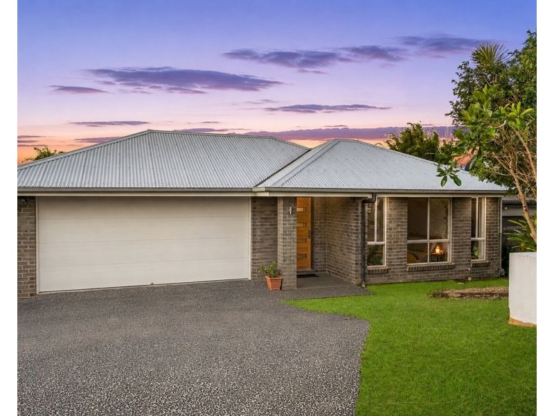 15 Cooleroo Crescent, Southport QLD 4215
