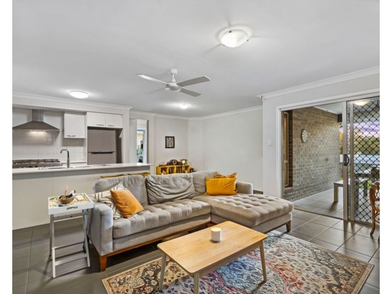 15 Cooleroo Crescent, Southport QLD 4215