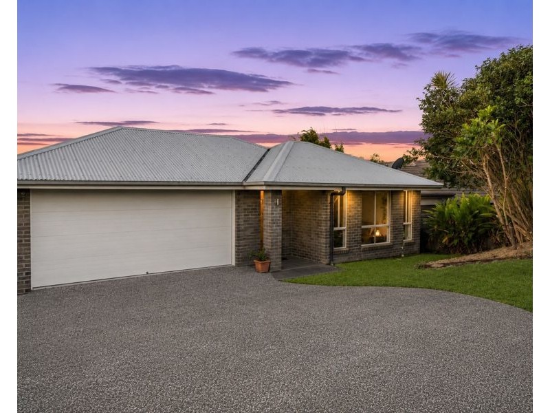 15 Cooleroo Crescent, Southport QLD 4215