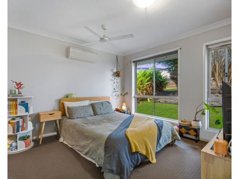 15 Cooleroo Crescent, Southport QLD 4215