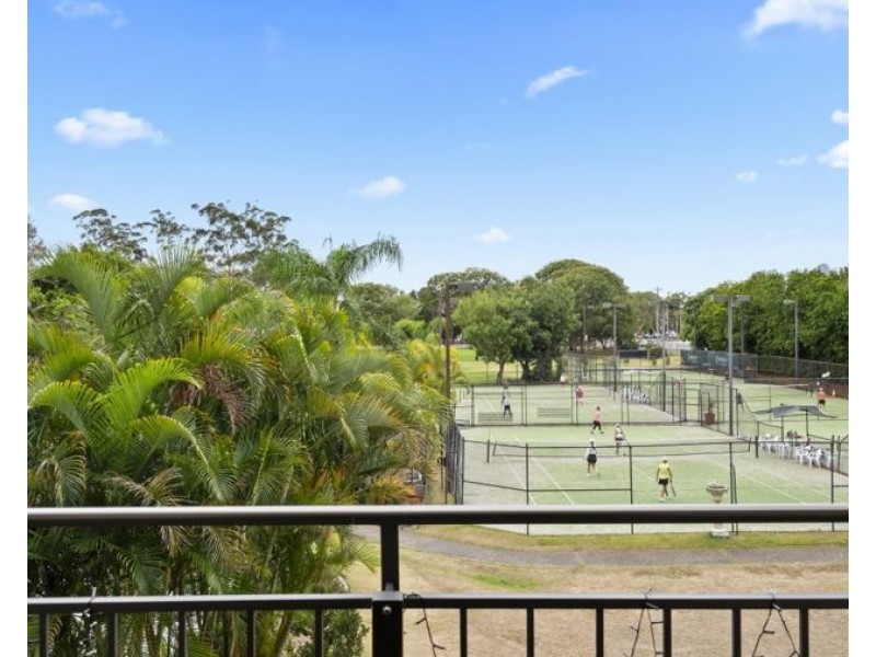 12/13-27 Fairway Drive, Clear Island Waters QLD 4226