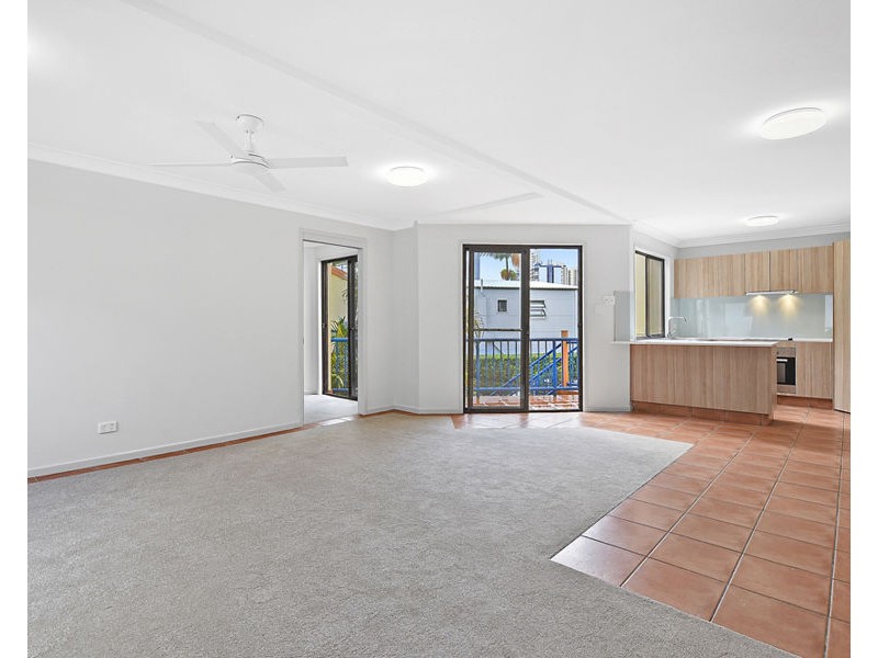4/22 Peninsular Drive, Surfers Paradise QLD 4217