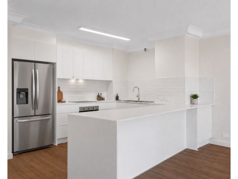 16/2 Admiralty Drive, Surfers Paradise QLD 4217