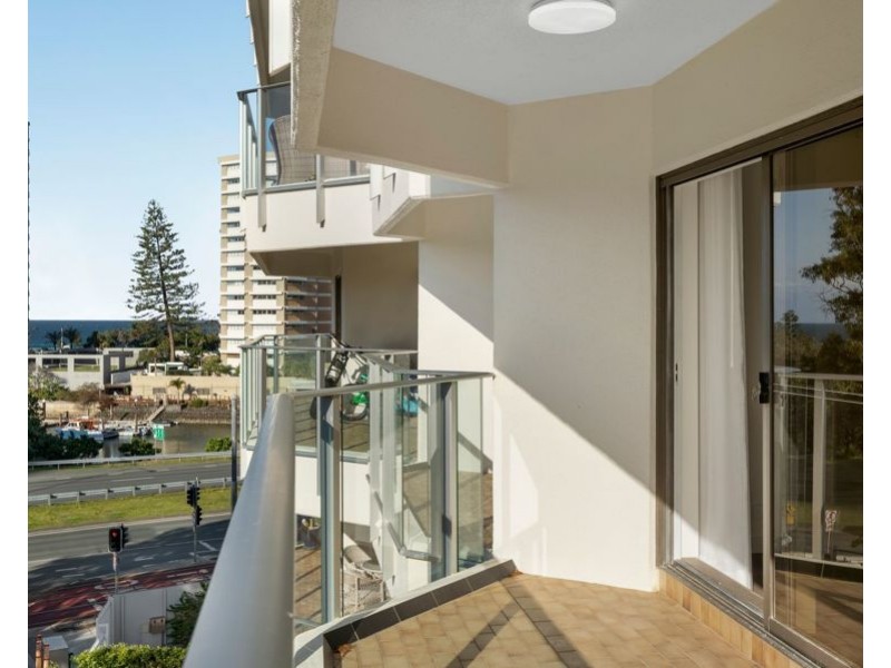 16/2 Admiralty Drive, Surfers Paradise QLD 4217