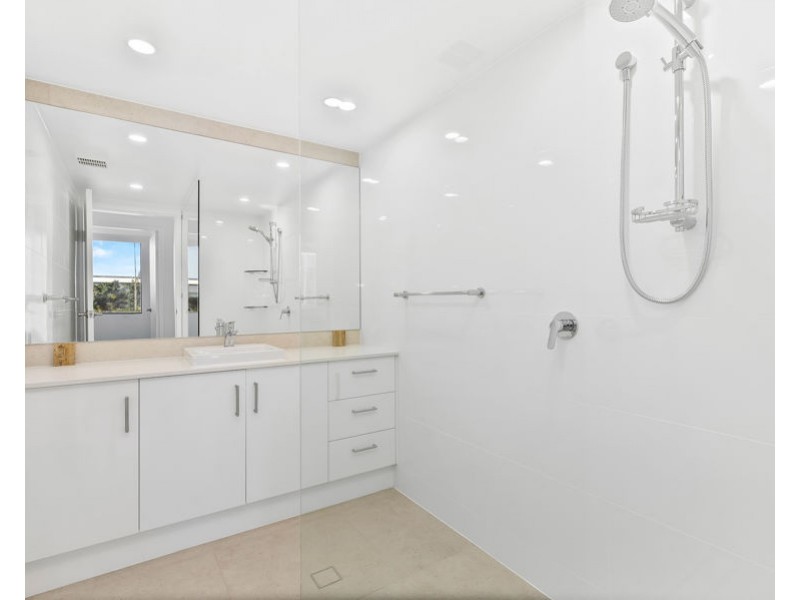 3/2619 Gold Coast Highway, Broadbeach QLD 4218