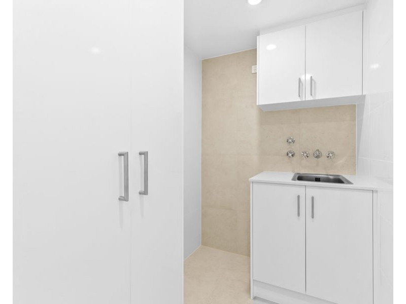 3/2619 Gold Coast Highway, Broadbeach QLD 4218