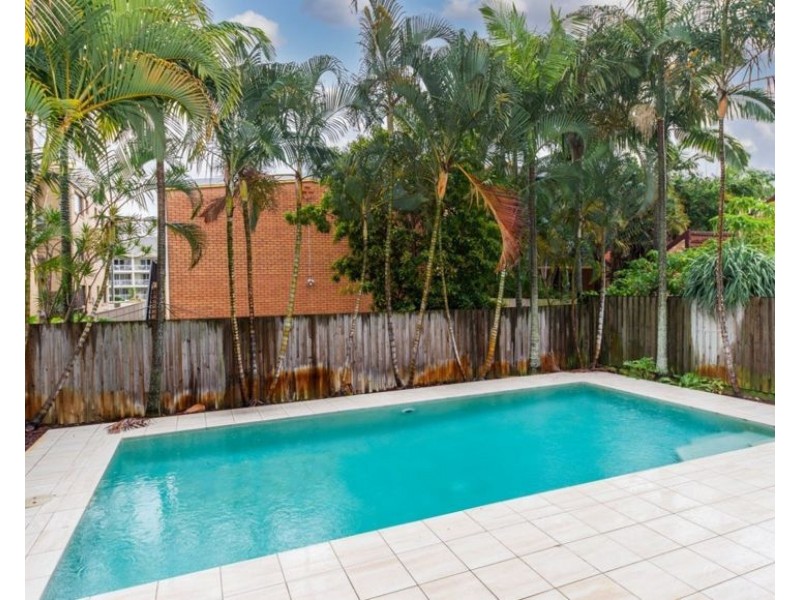 3/24 Tarcoola Crescent, Surfers Paradise QLD 4217