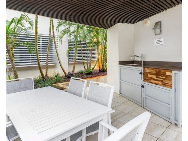 3/24 Tarcoola Crescent, Surfers Paradise QLD 4217