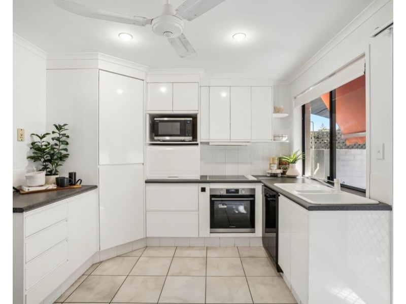 3/37 T E Peters Drive, Broadbeach Waters QLD 4218
