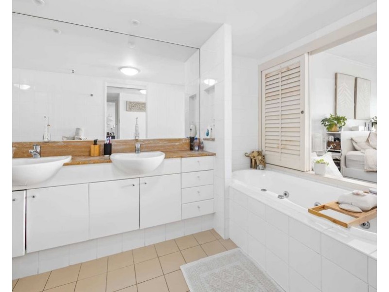 135/326 Marine Parade, Labrador QLD 4215
