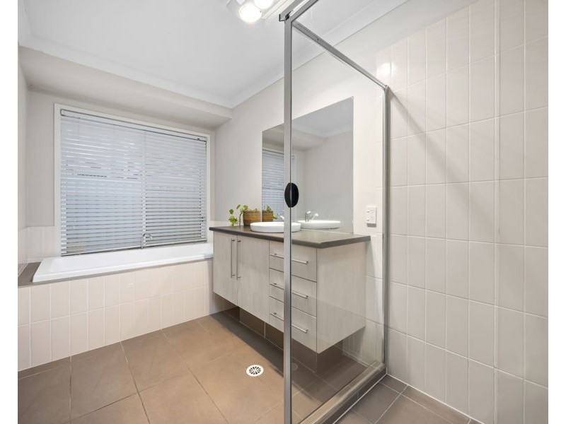 21 Banbrook Court, Molendinar QLD 4214