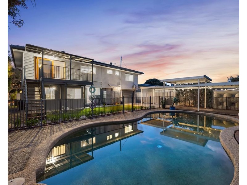 12 Okinya Street, Biggera Waters QLD 4216