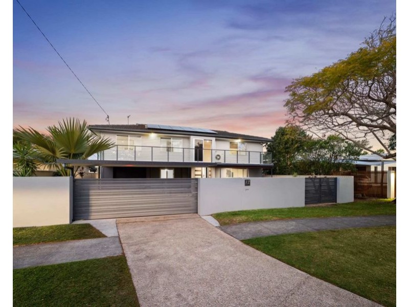 12 Okinya Street, Biggera Waters QLD 4216