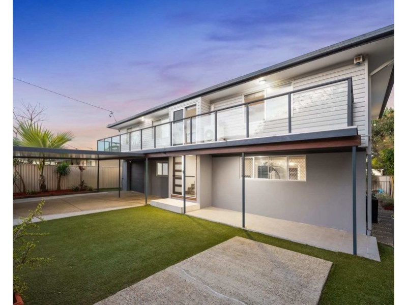 12 Okinya Street, Biggera Waters QLD 4216