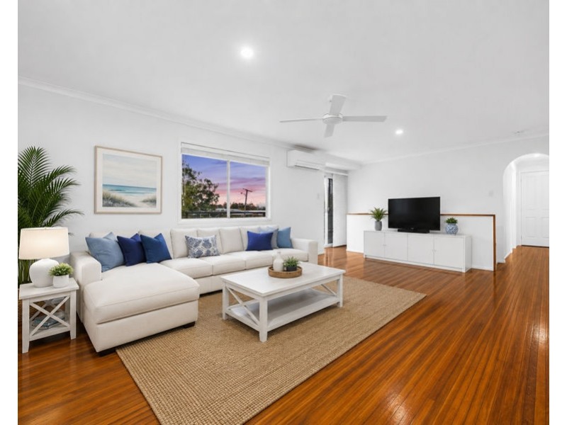 12 Okinya Street, Biggera Waters QLD 4216