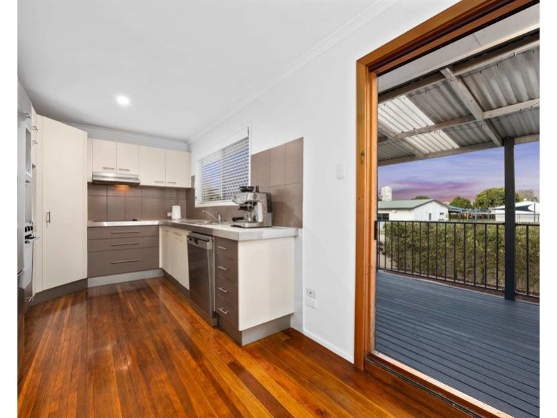 12 Okinya Street, Biggera Waters QLD 4216