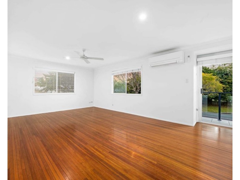 12 Okinya Street, Biggera Waters QLD 4216