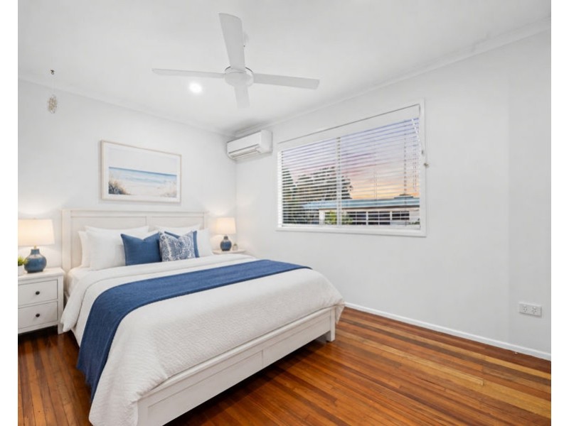 12 Okinya Street, Biggera Waters QLD 4216