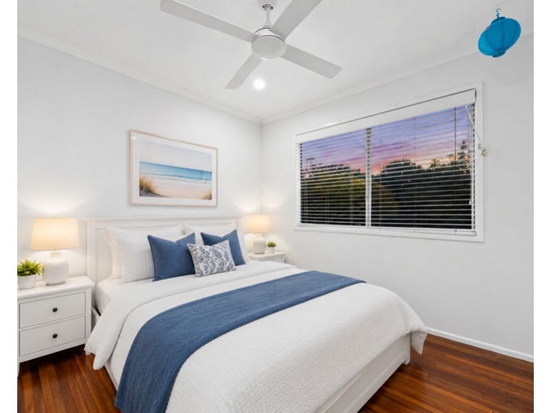 12 Okinya Street, Biggera Waters QLD 4216