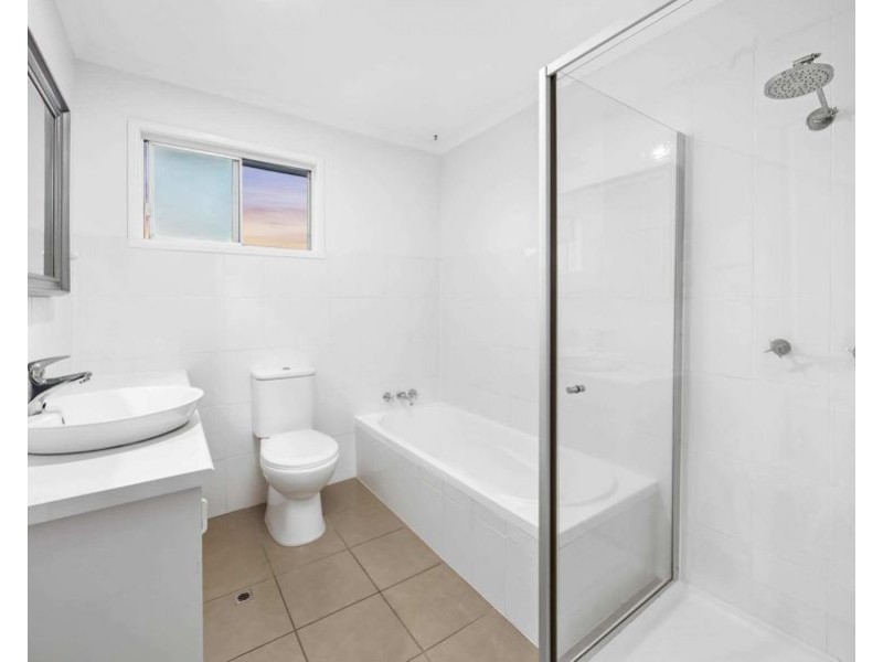 12 Okinya Street, Biggera Waters QLD 4216