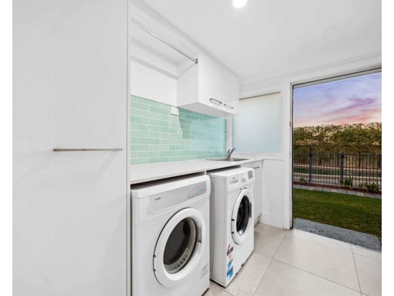 12 Okinya Street, Biggera Waters QLD 4216