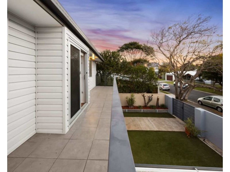 12 Okinya Street, Biggera Waters QLD 4216