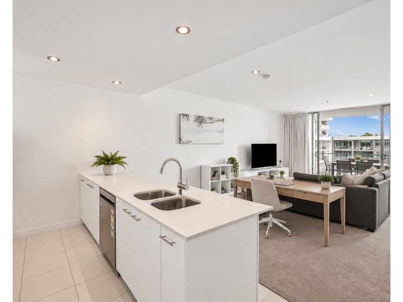 1307/33 T E Peters Drive, Broadbeach Waters QLD 4218