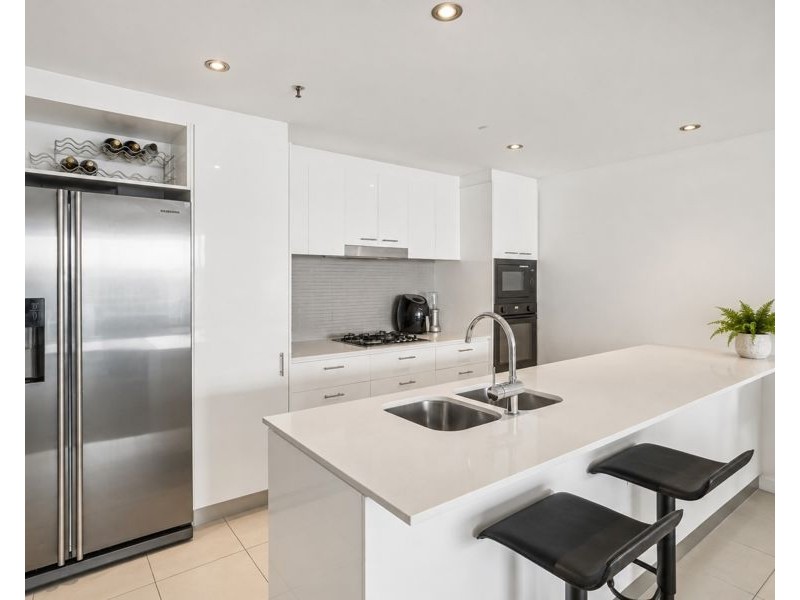 1307/33 T E Peters Drive, Broadbeach Waters QLD 4218