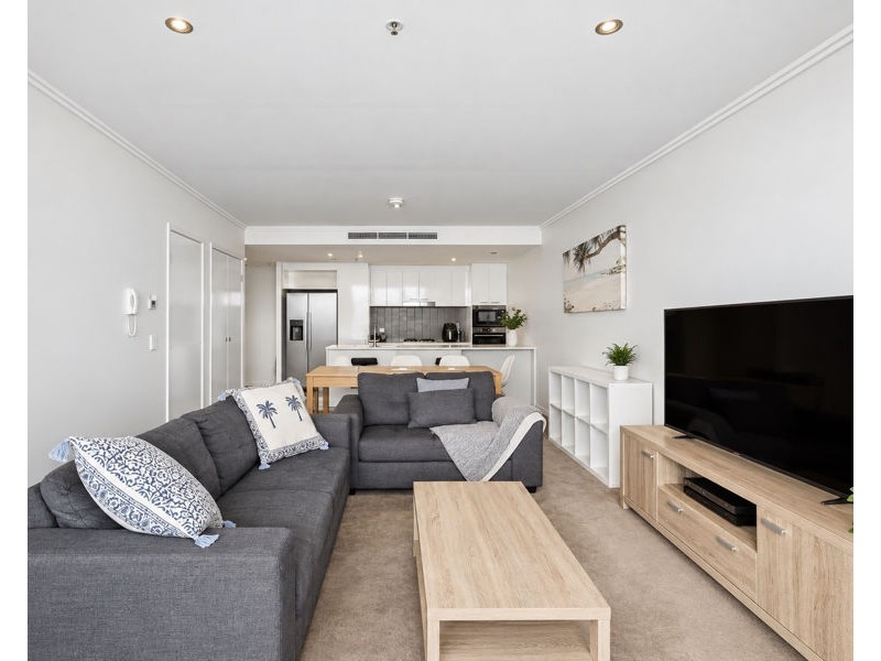 1307/33 T E Peters Drive, Broadbeach Waters QLD 4218