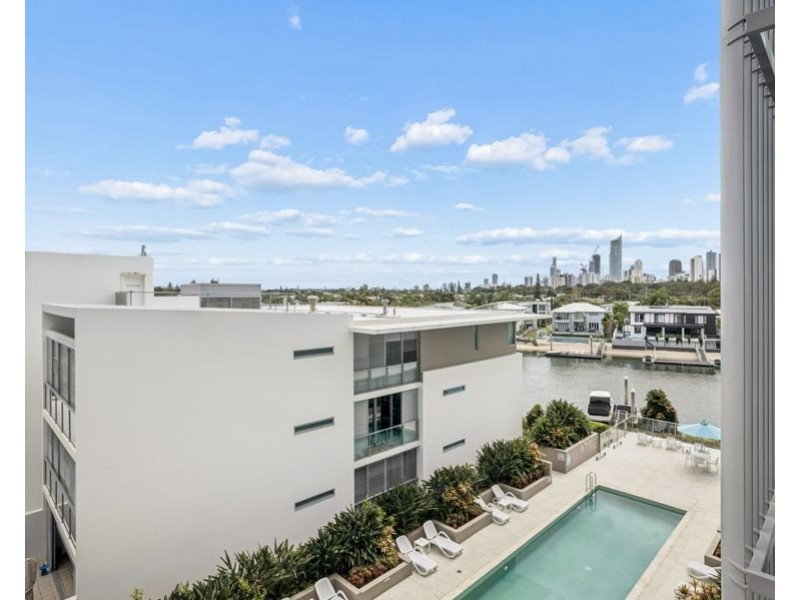 1307/33 T E Peters Drive, Broadbeach Waters QLD 4218