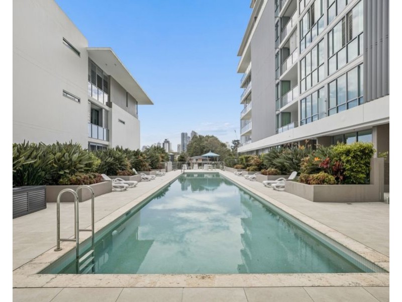 1307/33 T E Peters Drive, Broadbeach Waters QLD 4218