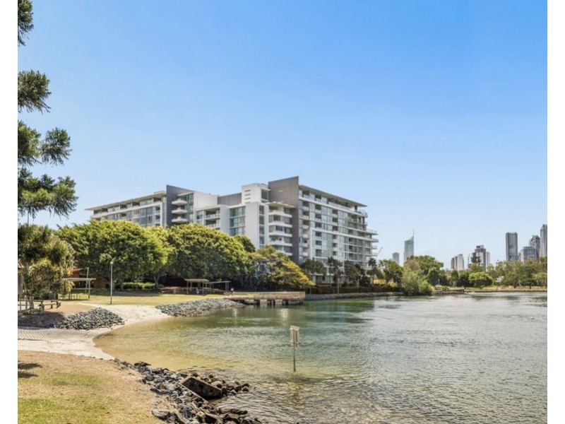 1307/33 T E Peters Drive, Broadbeach Waters QLD 4218