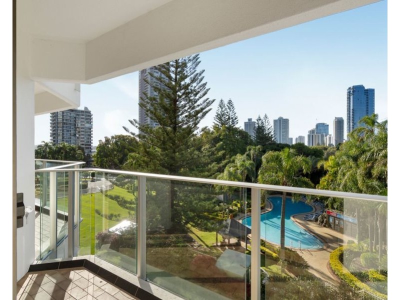 16/2 Admiralty Drive, Surfers Paradise QLD 4217