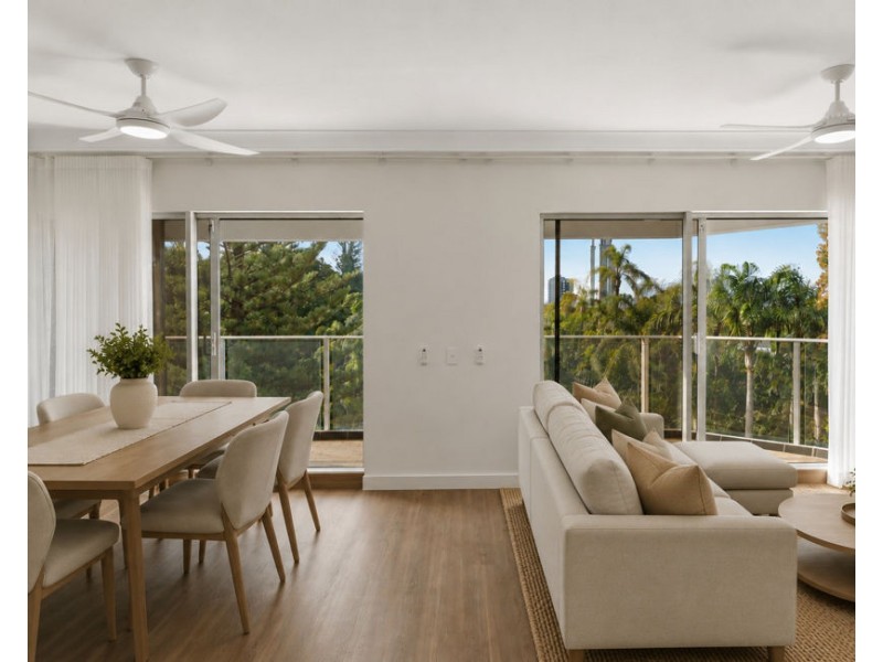 16/2 Admiralty Drive, Surfers Paradise QLD 4217