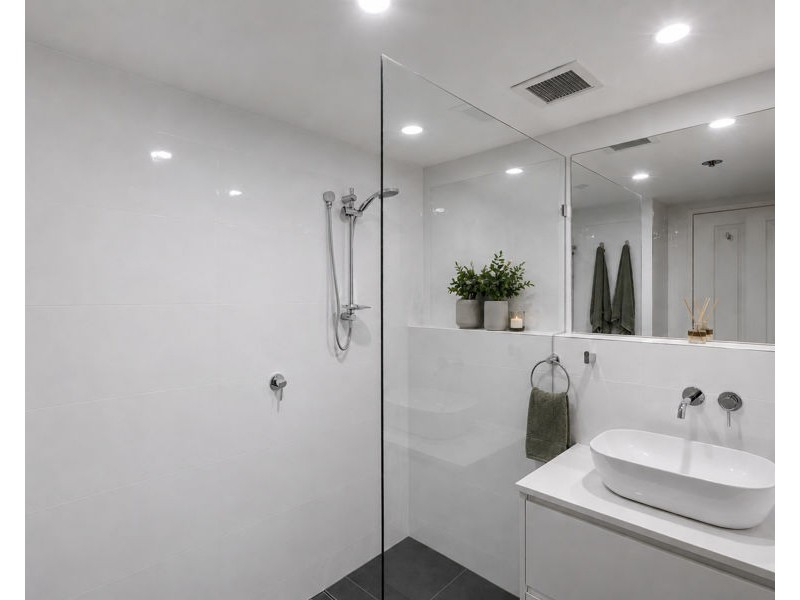 16/2 Admiralty Drive, Surfers Paradise QLD 4217