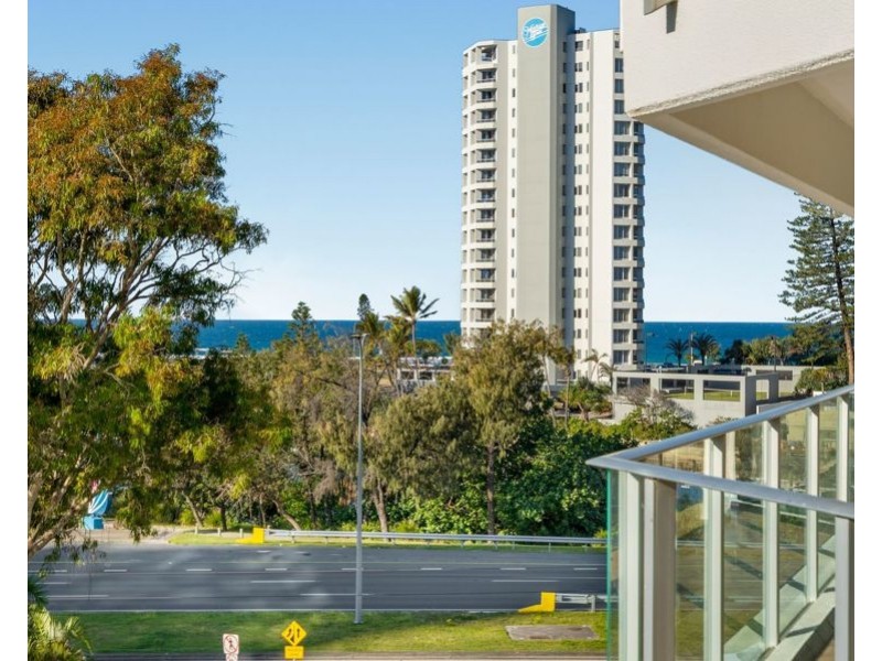 16/2 Admiralty Drive, Surfers Paradise QLD 4217