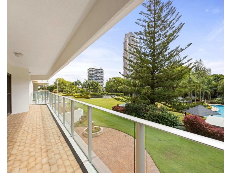 6/2 Admiralty Drive, Surfers Paradise QLD 4217