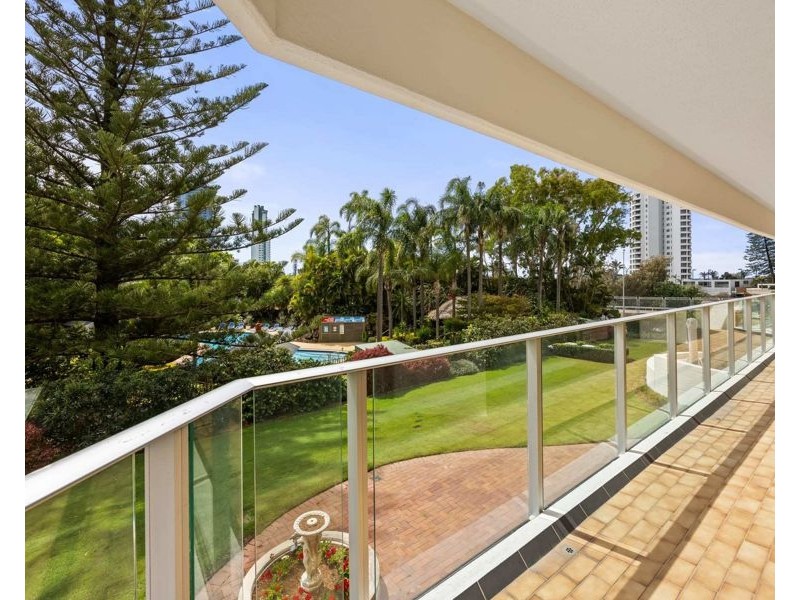 6/2 Admiralty Drive, Surfers Paradise QLD 4217