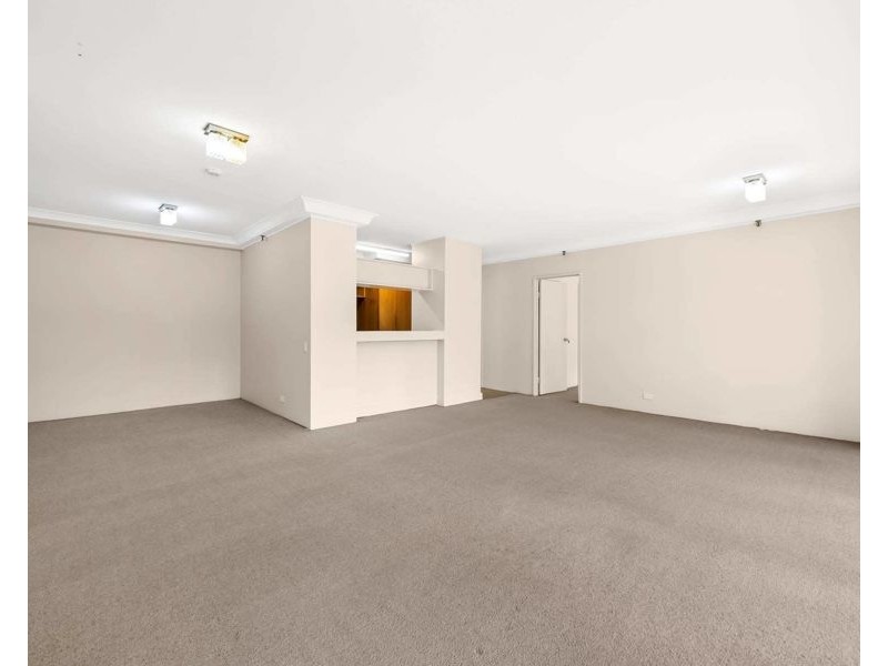 6/2 Admiralty Drive, Surfers Paradise QLD 4217