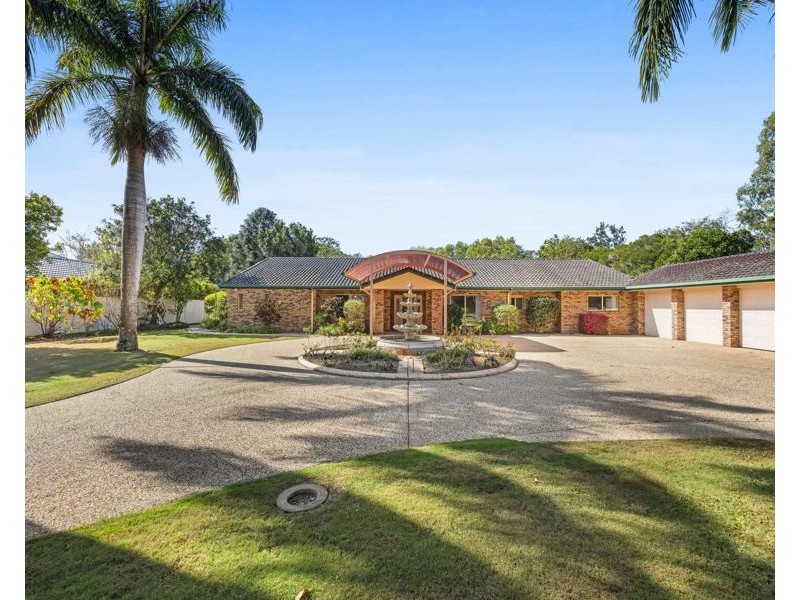 69 Marbella Drive, Benowa QLD 4217