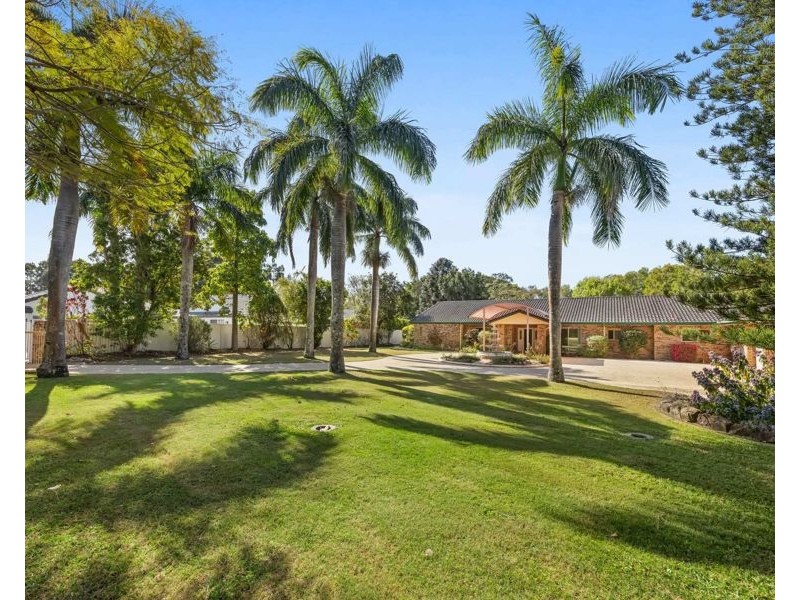 69 Marbella Drive, Benowa QLD 4217