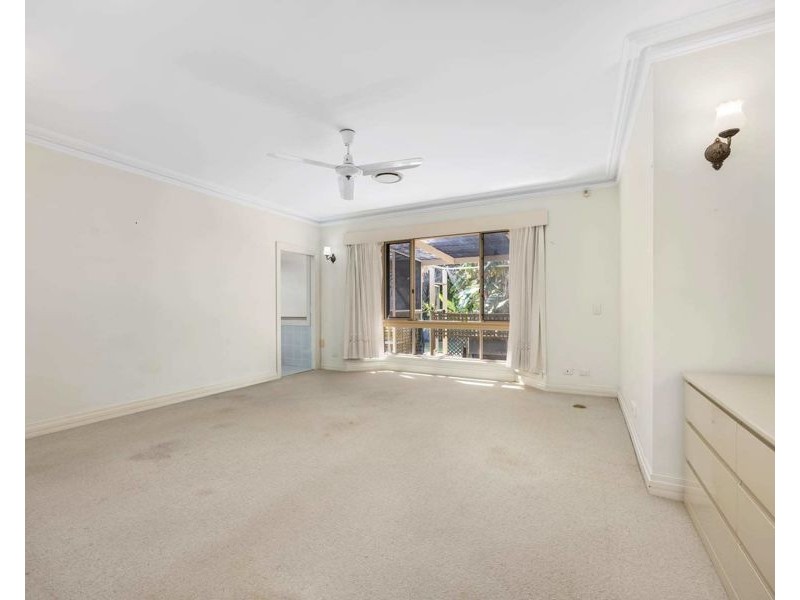 69 Marbella Drive, Benowa QLD 4217