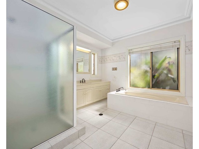 69 Marbella Drive, Benowa QLD 4217