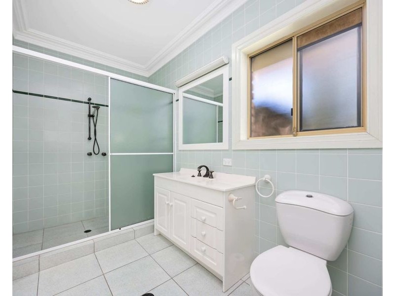 69 Marbella Drive, Benowa QLD 4217