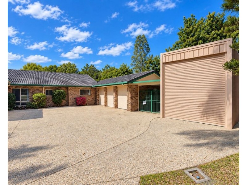 69 Marbella Drive, Benowa QLD 4217