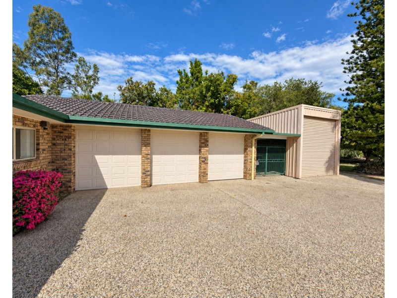 69 Marbella Drive, Benowa QLD 4217