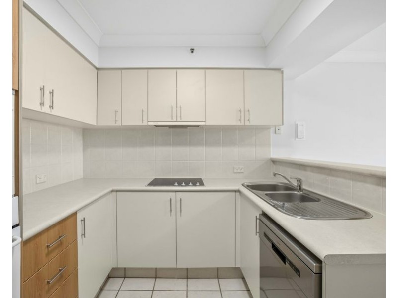 1032/2623-2633 Gold Coast Highway, Broadbeach QLD 4218