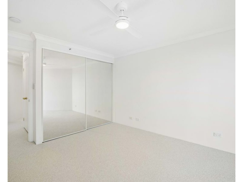 1032/2623-2633 Gold Coast Highway, Broadbeach QLD 4218