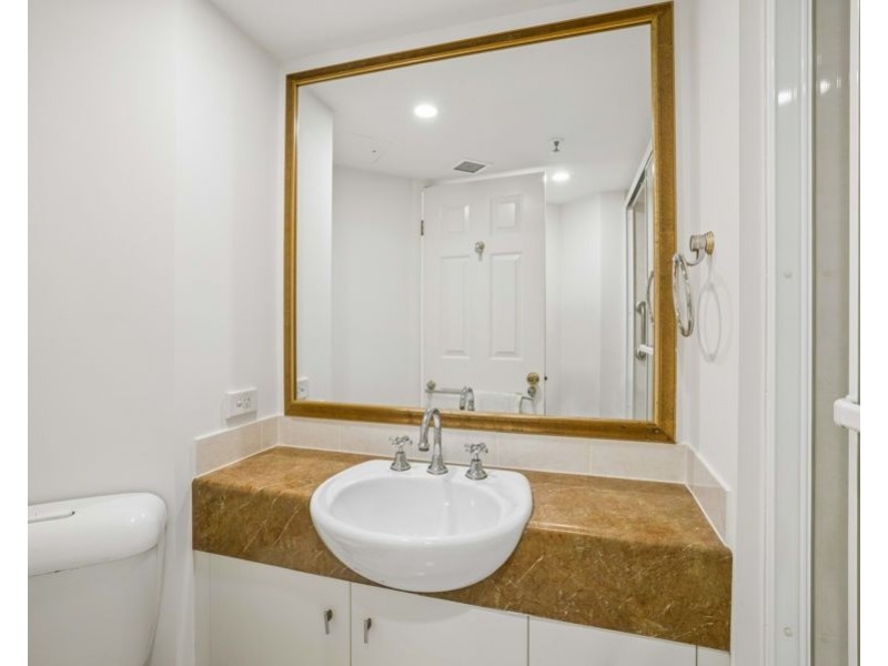 1032/2623-2633 Gold Coast Highway, Broadbeach QLD 4218